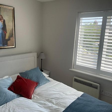 2 Bedroom House In Central Windsor - The Town 외부 사진
