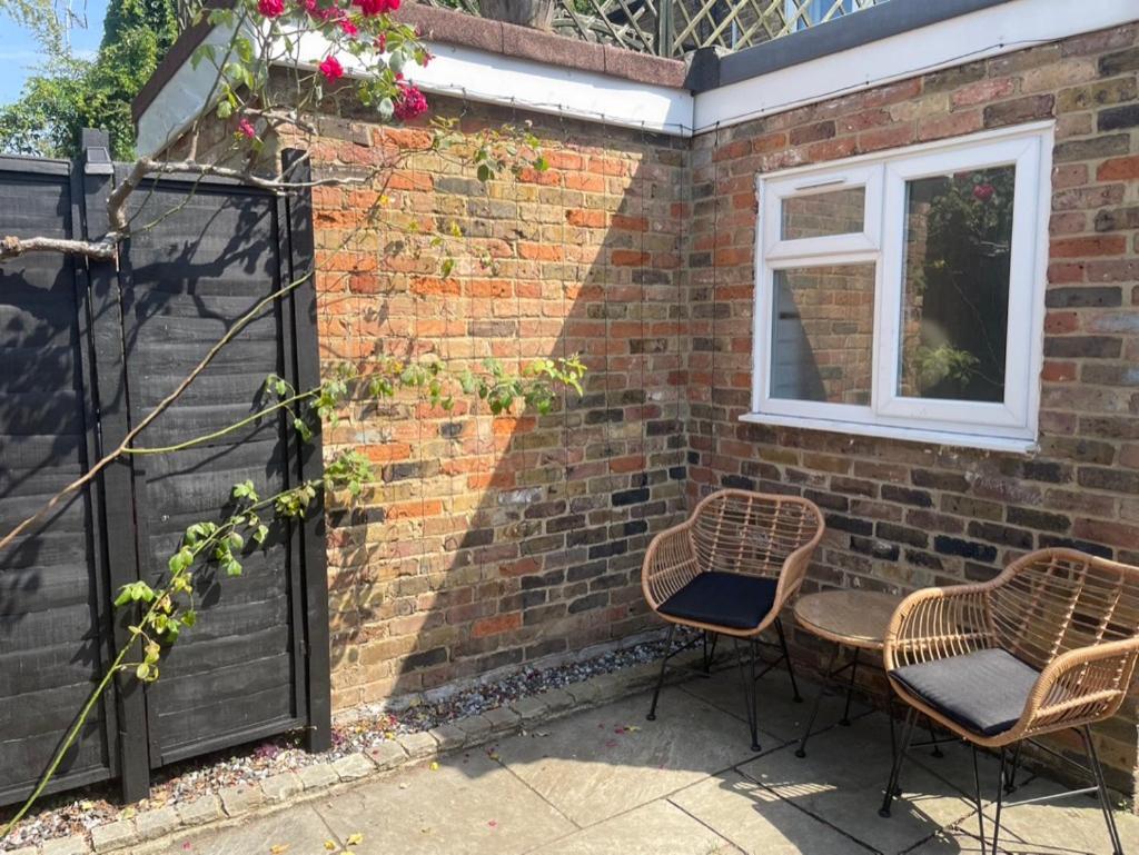 2 Bedroom House In Central Windsor - The Town 외부 사진